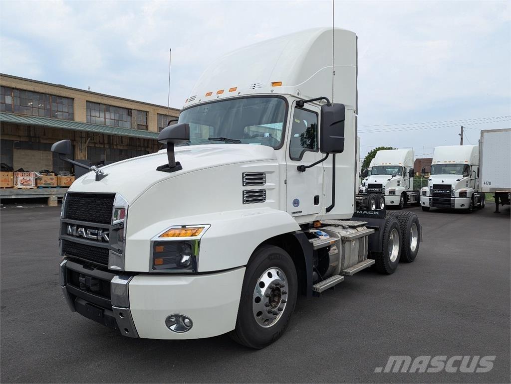 Mack AN64T Sattelzugmaschinen