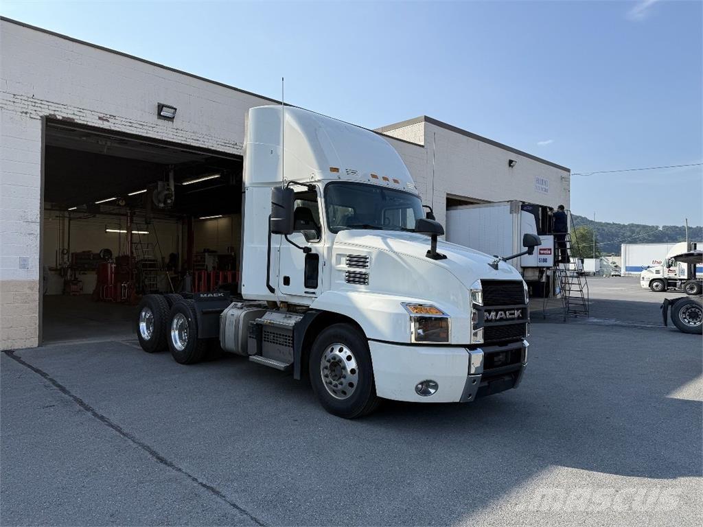 Mack AN64T Sattelzugmaschinen