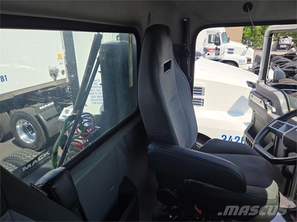 Mack AN64T Sattelzugmaschinen