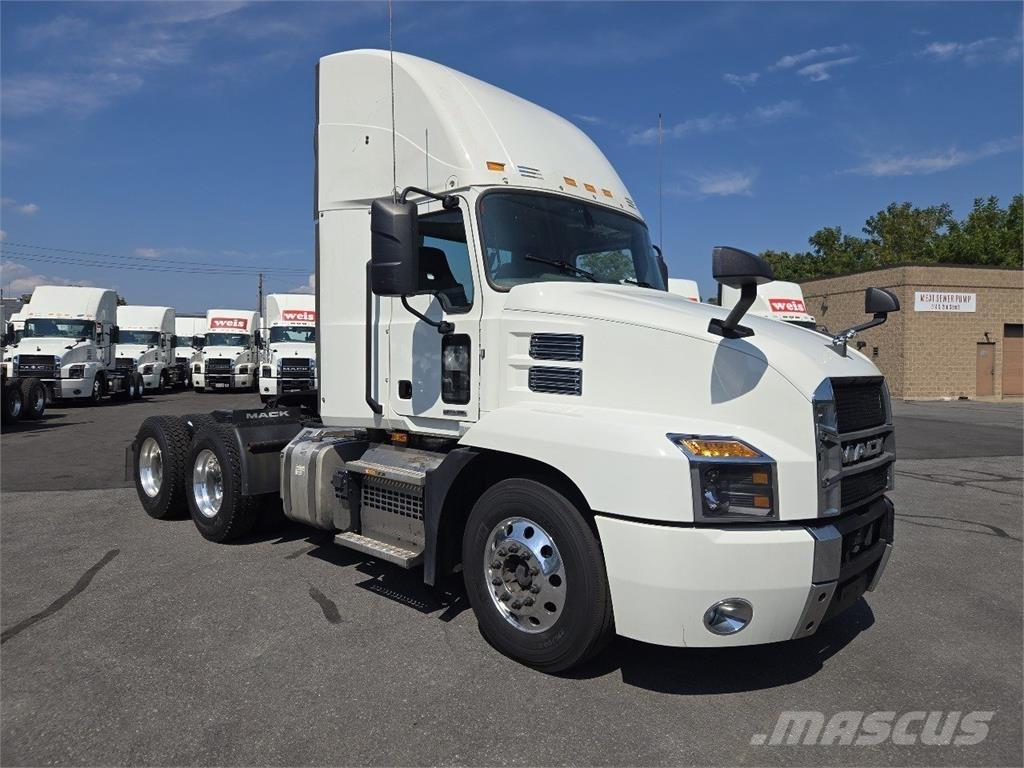 Mack AN64T Sattelzugmaschinen