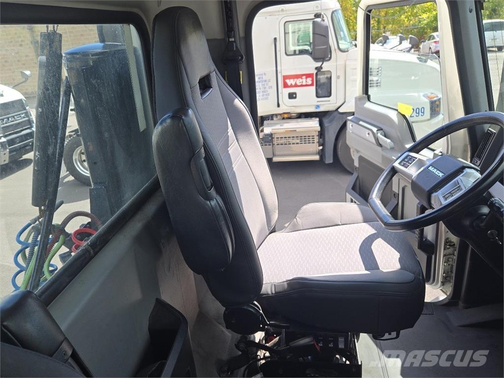 Mack AN64T Sattelzugmaschinen