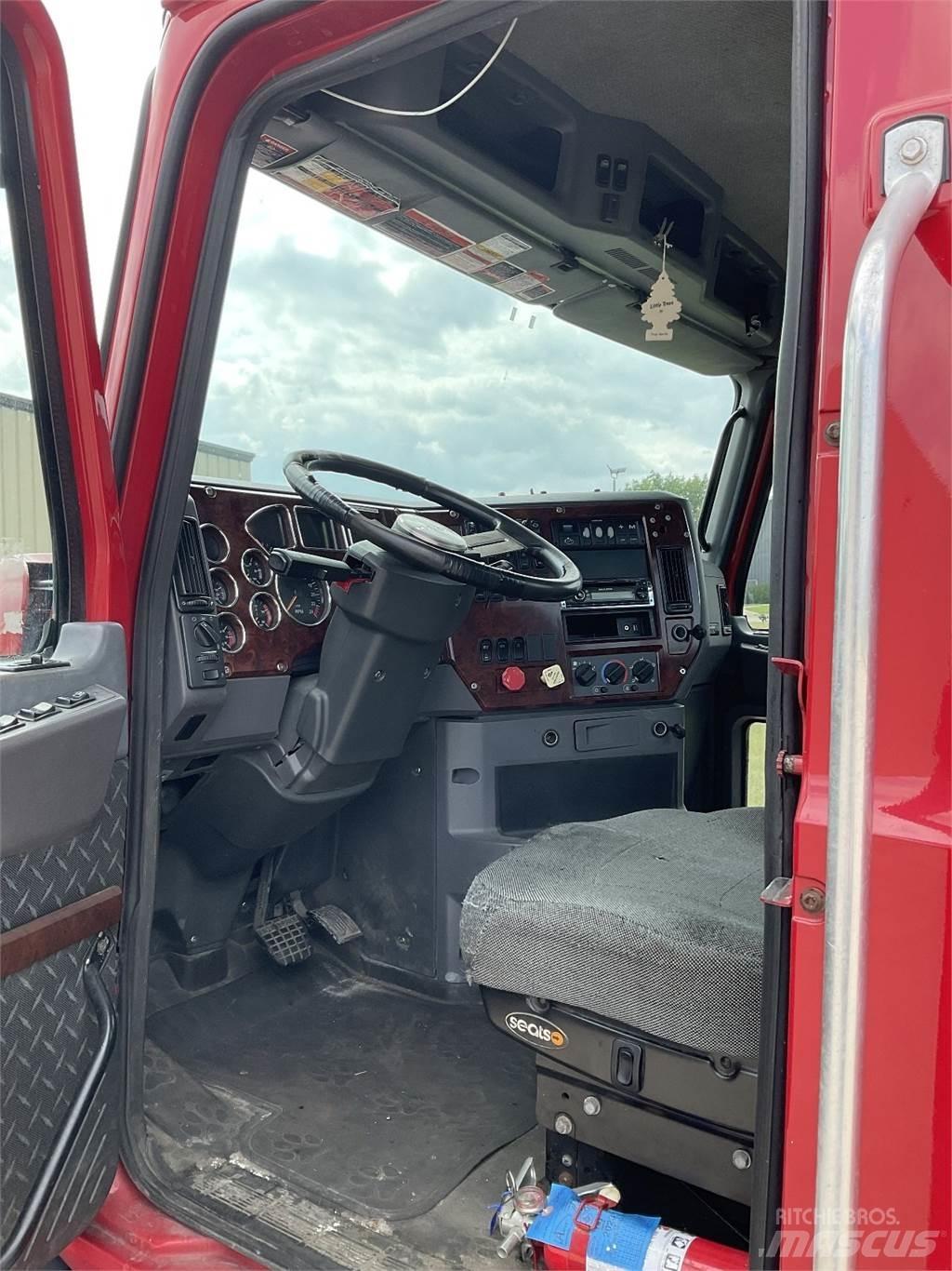 Mack CXU613 Andere Fahrzeuge