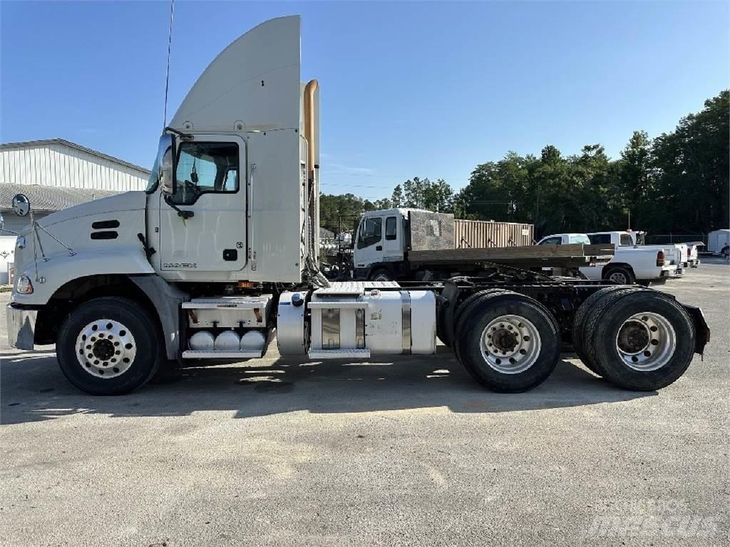 Mack CXU613 Sattelzugmaschinen