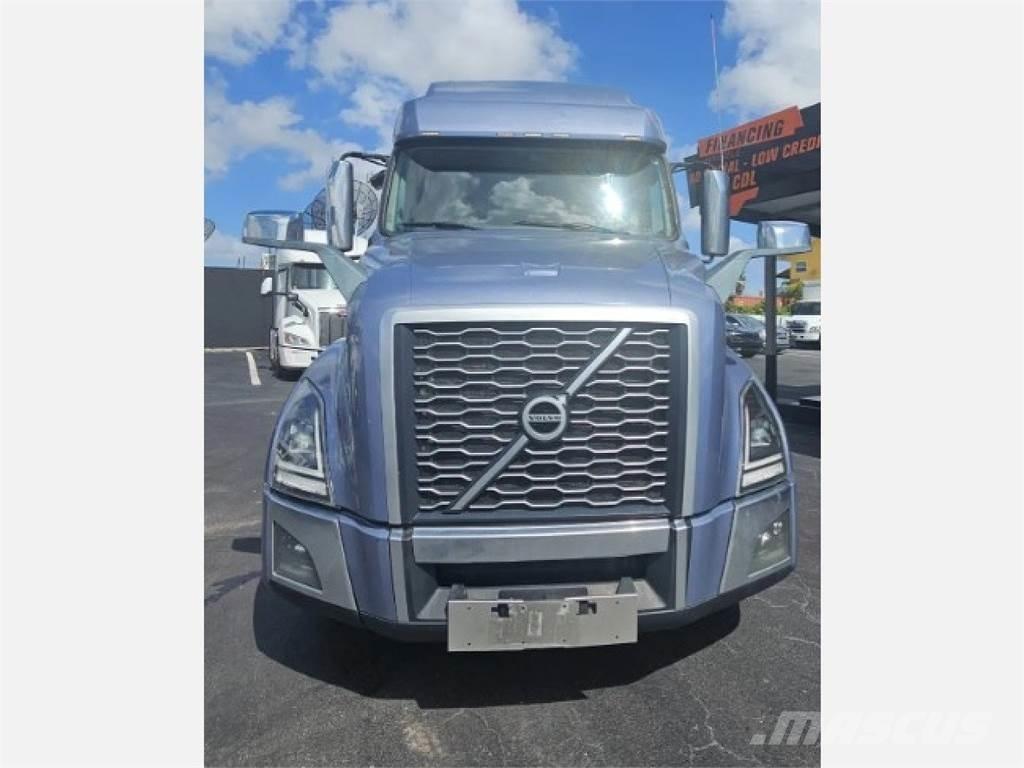 Volvo VNL64T760 Sattelzugmaschinen