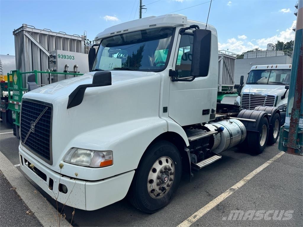 Volvo VNM64T200 Sattelzugmaschinen