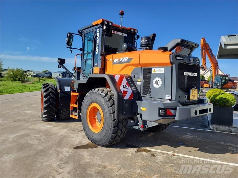 Develon DL220-7 Radlader