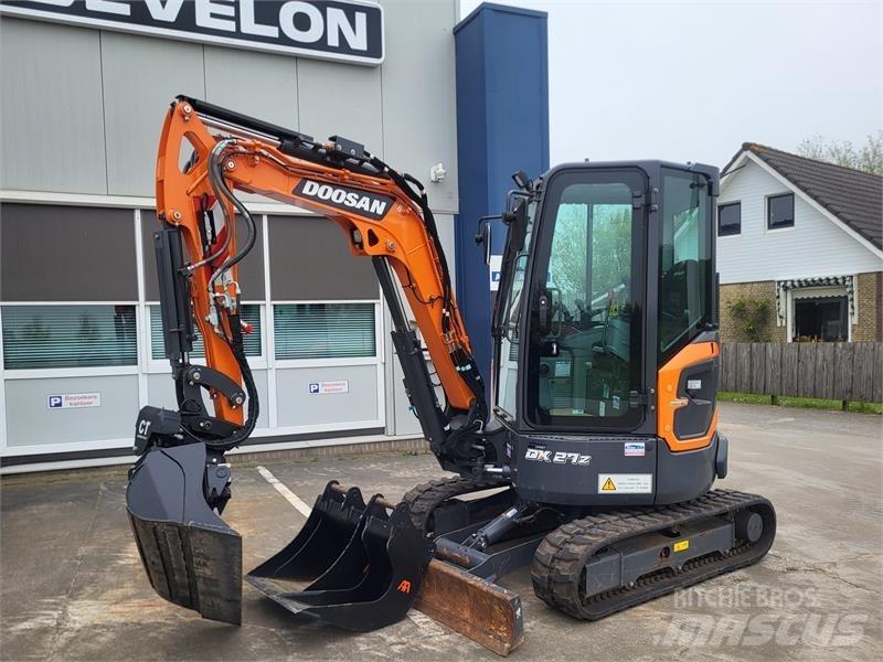 Develon DX27z-7 Minibagger < 7t