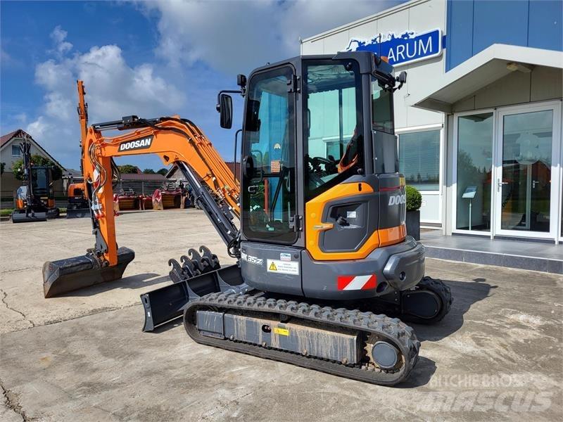 Develon DX35z-7 Minibagger < 7t