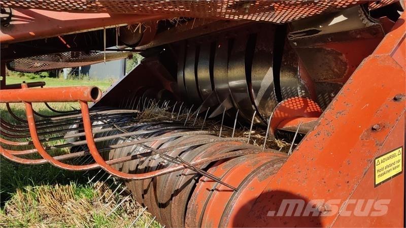 Hesston 4900 Quaderpressen