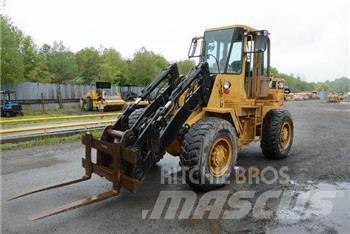 CAT IT28B Radlader