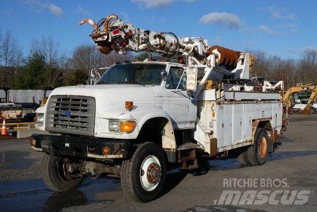 Ford F Series Fahrzeug mit mobiler Bohranlage