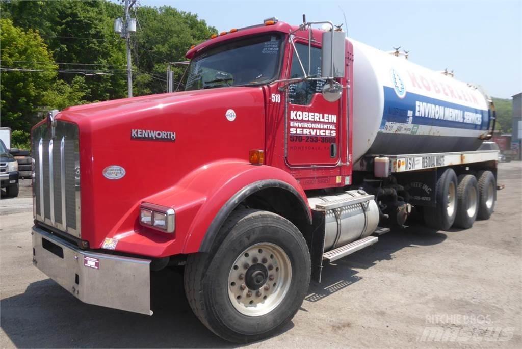 Kenworth T800 Saug- und Druckwagen