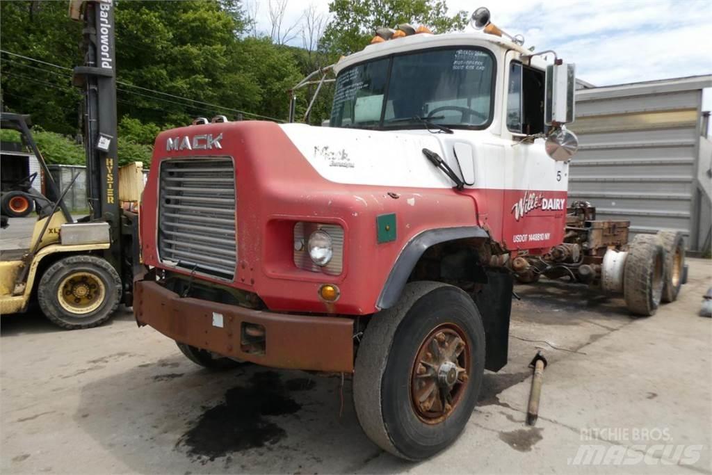Mack DM688X Wechselfahrgestell