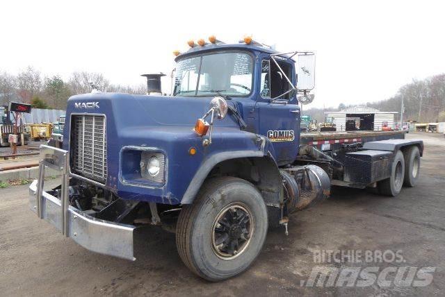 Mack RB688S Containerwagen