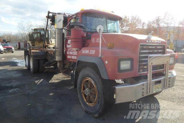 Mack RD688S Containerwagen