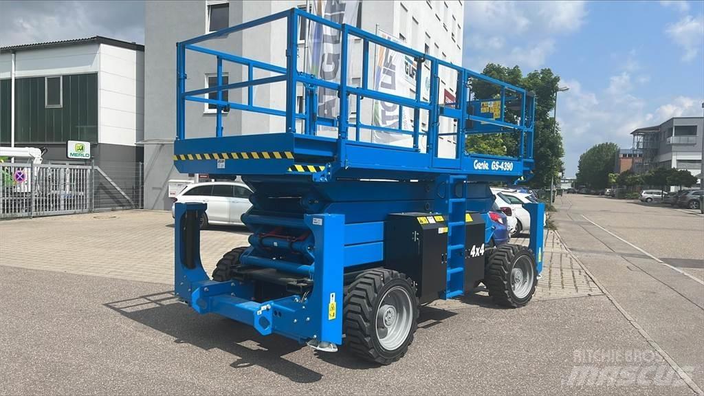 Genie GS-4390RT Scheren-Arbeitsbühnen