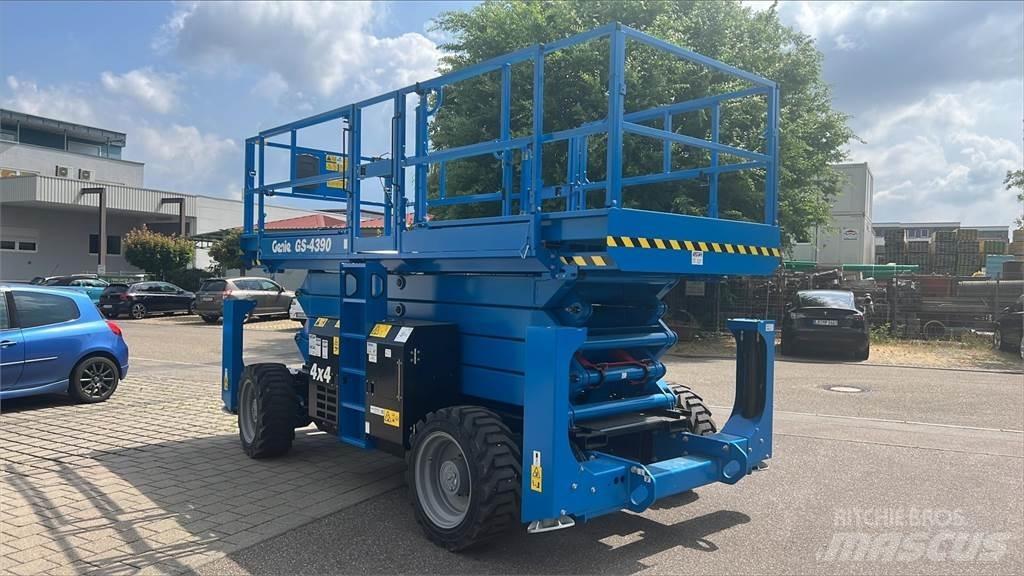 Genie GS-4390RT Scheren-Arbeitsbühnen