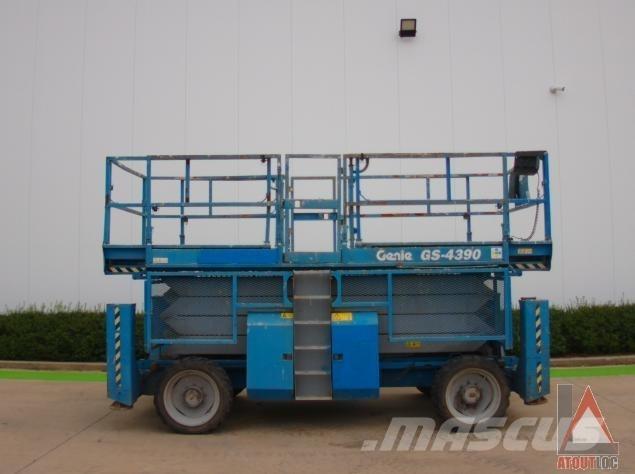 Genie GS-4390RT Gelenkteleskoparbeitsbühnen