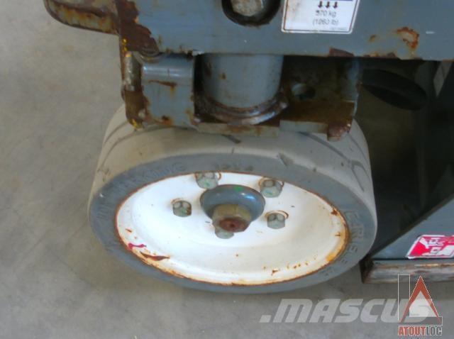 SkyJack SJ3219 Gelenkteleskoparbeitsbühnen