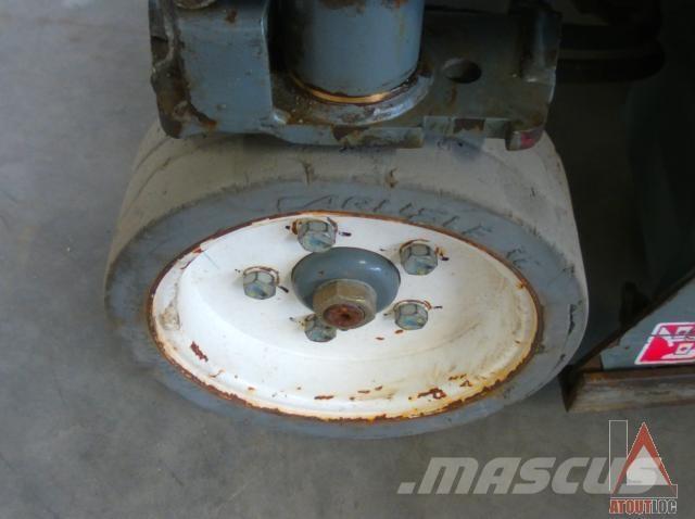 SkyJack SJ3219 Gelenkteleskoparbeitsbühnen