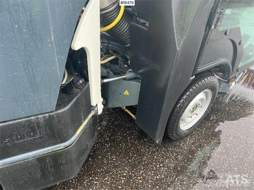 Boschung S2 sweeper Kehrmaschine