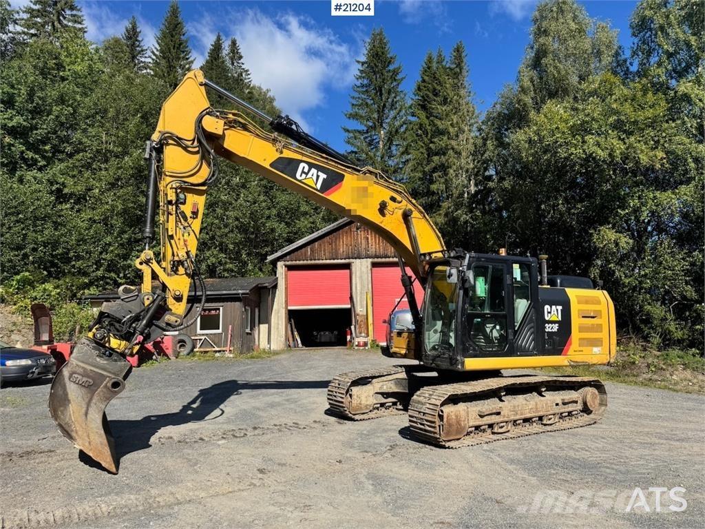CAT 323FL Raupenbagger