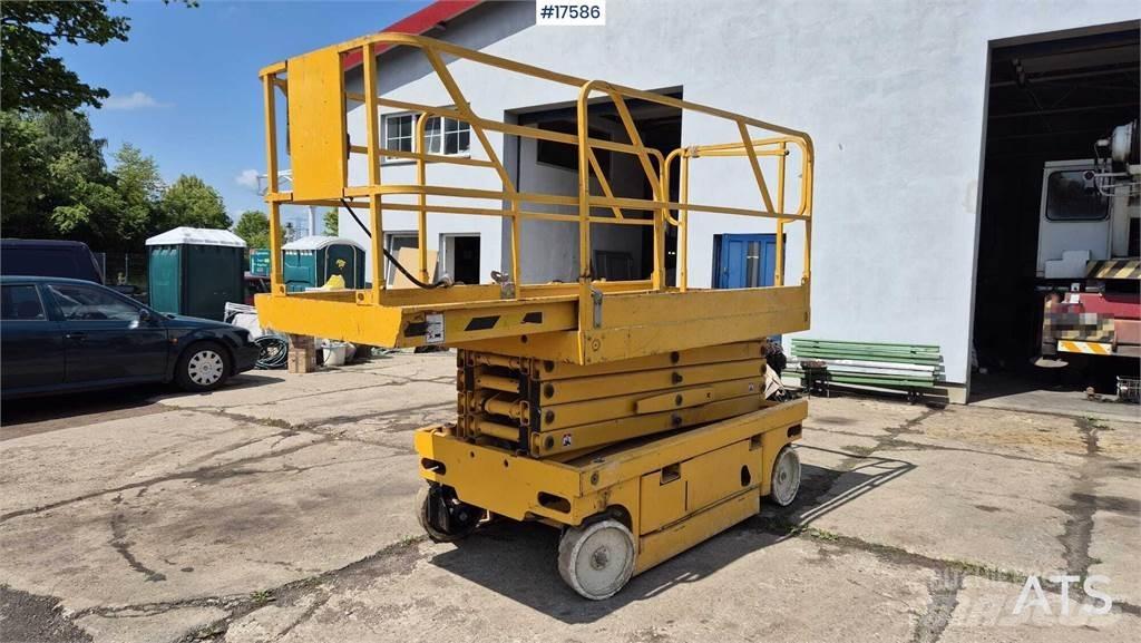 Haulotte Compact 12 Scheren-Arbeitsbühnen