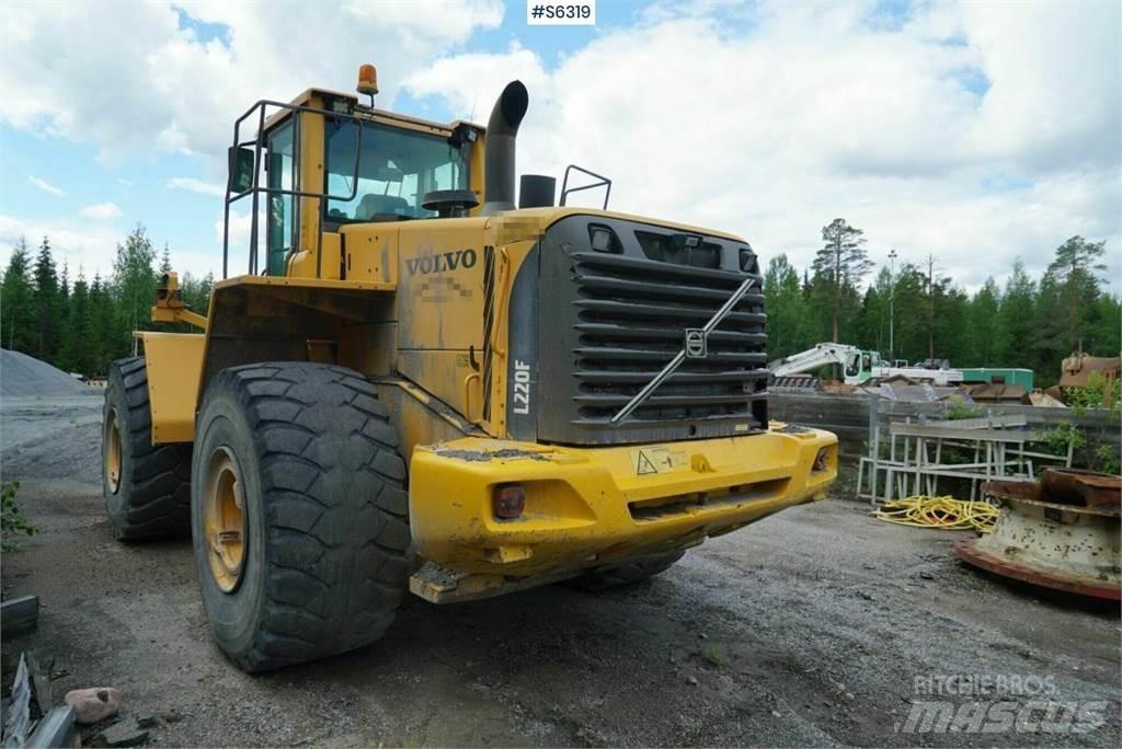 Volvo L220F Raddozer