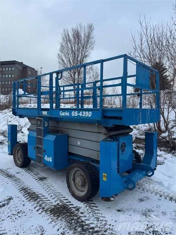 Genie 4390 Scheren-Arbeitsbühnen
