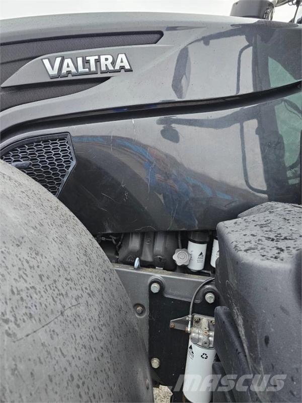 Valtra S374 Traktoren