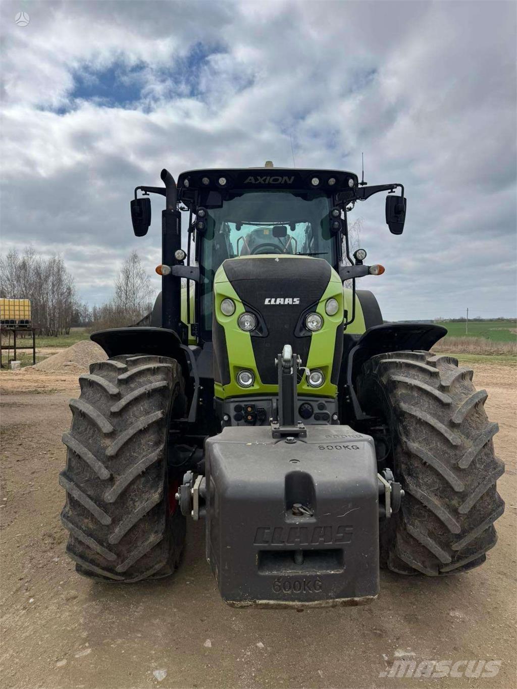 CLAAS Axion 870 Traktoren