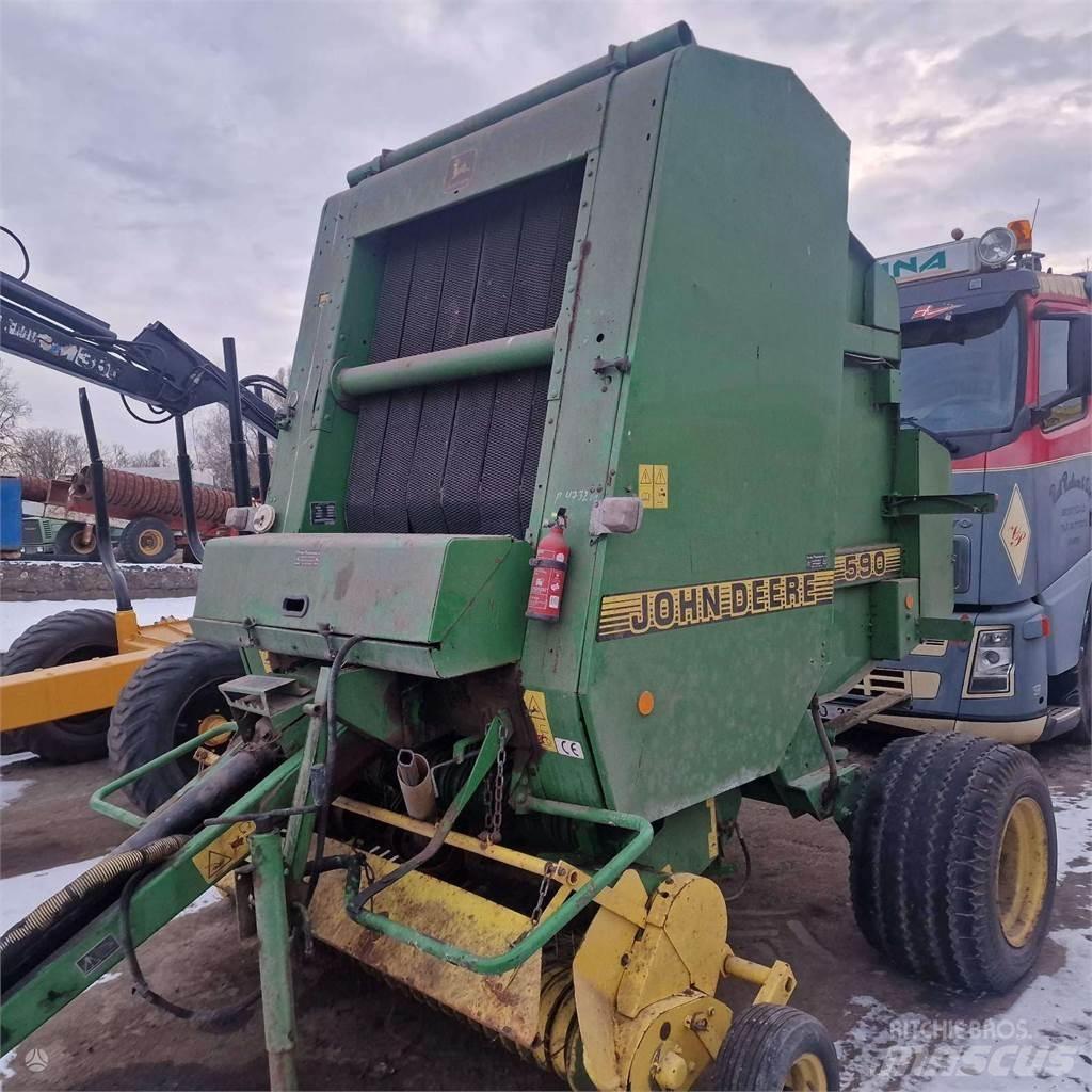 John Deere 590 Rundballenpressen