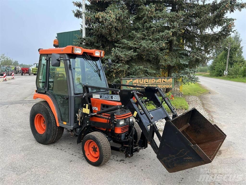 Kubota ST-30 Traktoren