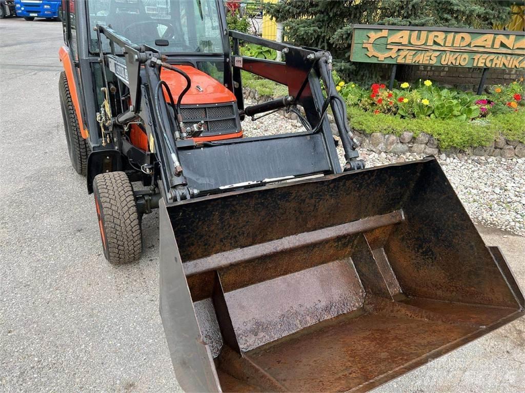 Kubota ST-30 Traktoren