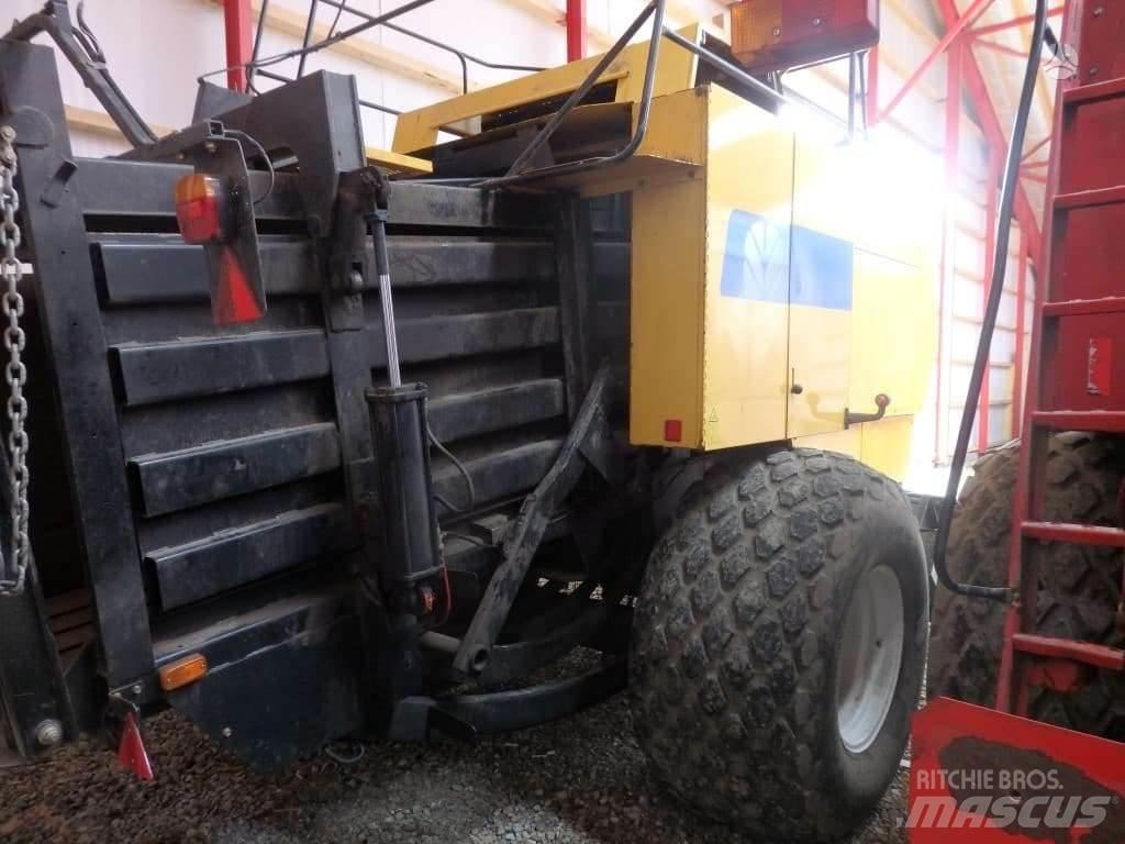 New Holland BB980 Rundballenpressen