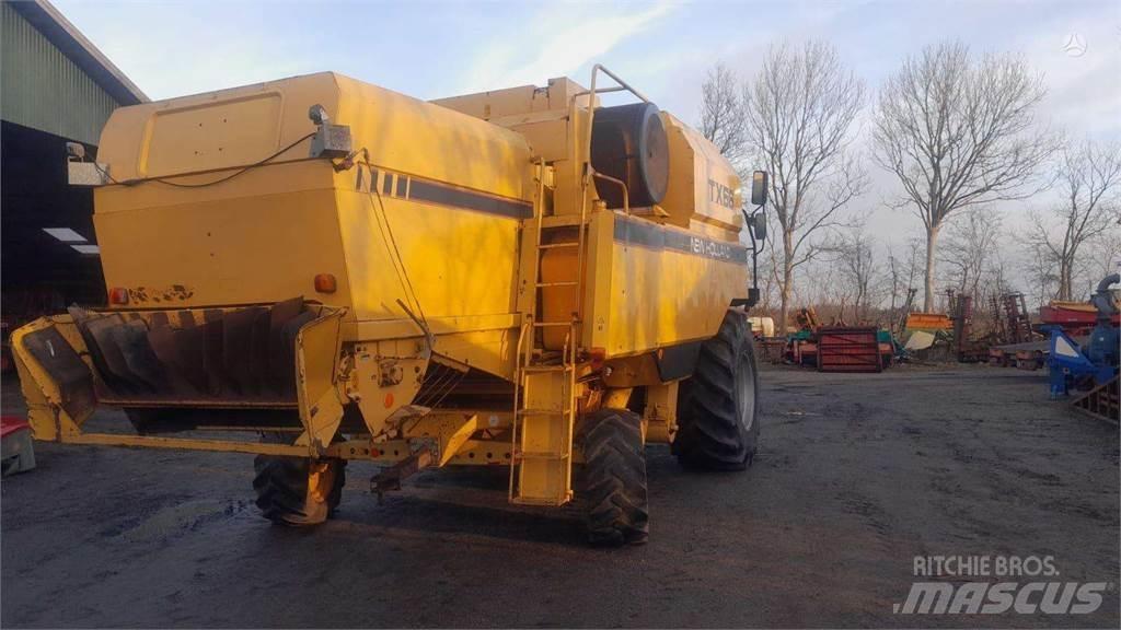 New Holland TX 66 Mähdrescher