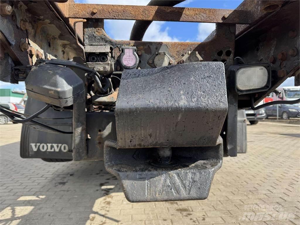 Volvo FM 440 6x2 Pritschenwagen/Pritschenwagen mit Seitenklappe
