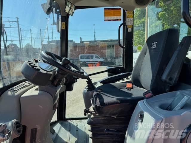 CAT 908M Radlader