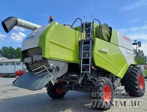 CLAAS Tucano 440 Mähdrescher