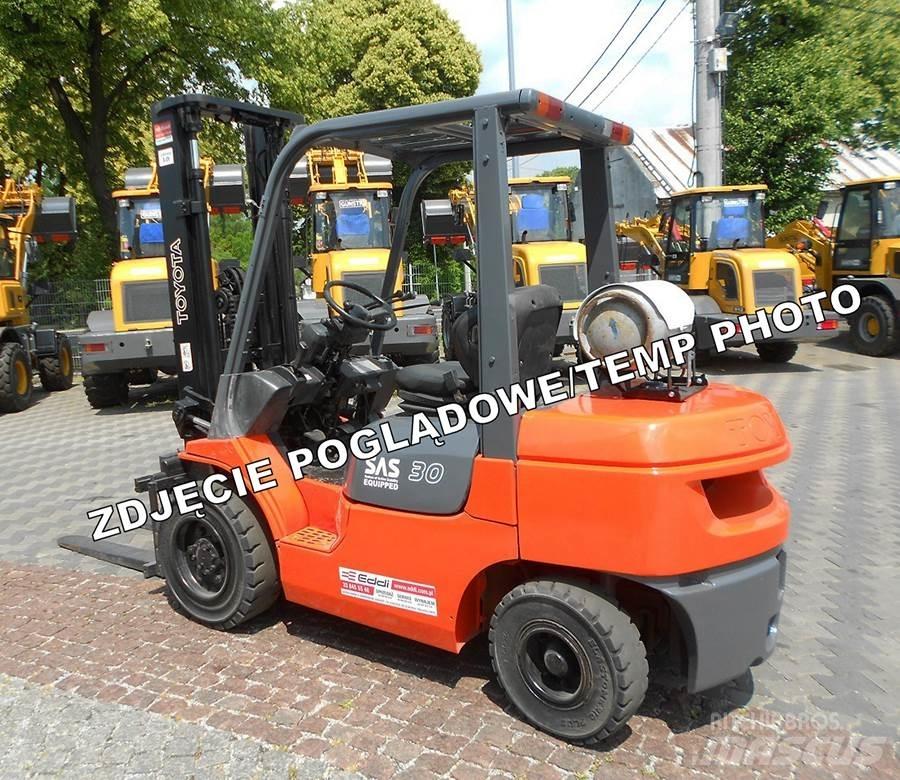 Toyota 02-7FGF30 Gasstapler