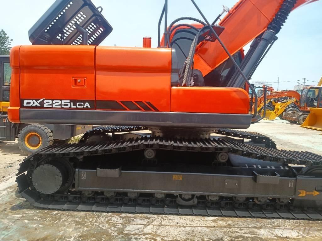 Doosan DX 225 Raupenbagger