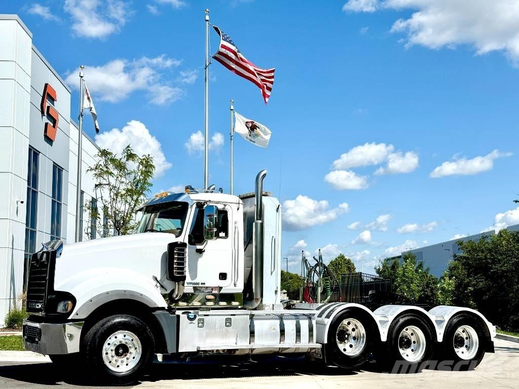 Mack Titan TD 713 Sattelzugmaschinen
