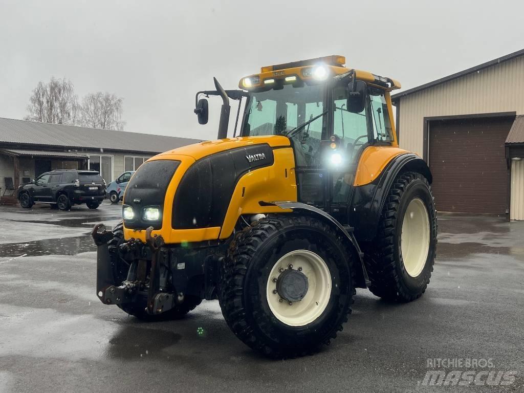 Valtra M 150-4 Traktoren