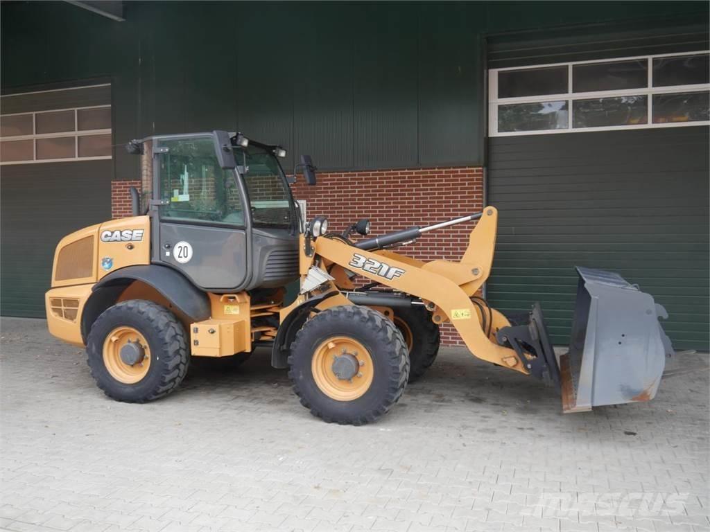 Case IH 321F Radlader