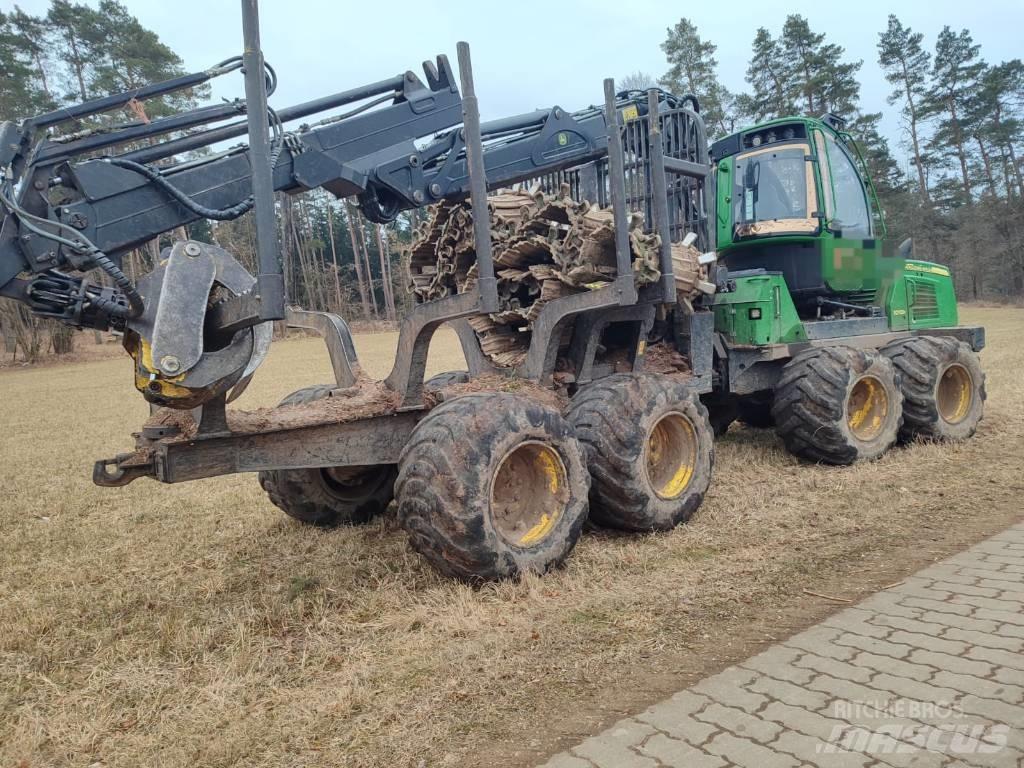 John Deere 1010 E Forwarder
