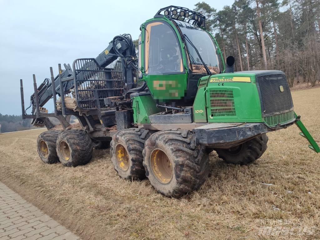 John Deere 1010 E Forwarder