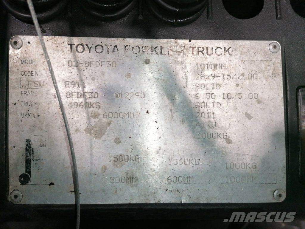 Toyota 02-8FDF30 Dieselstapler
