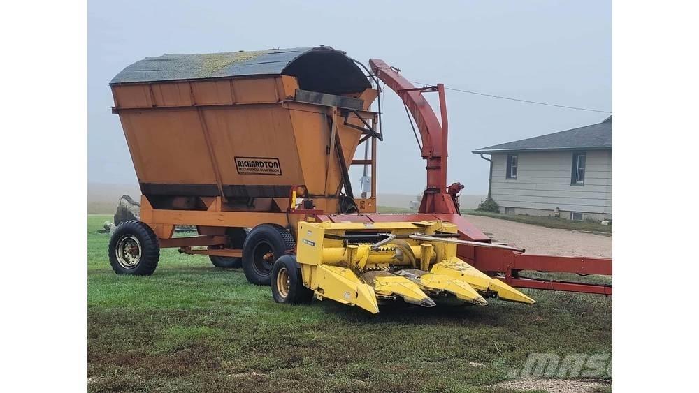 New Holland FP230 Feldhäcksler