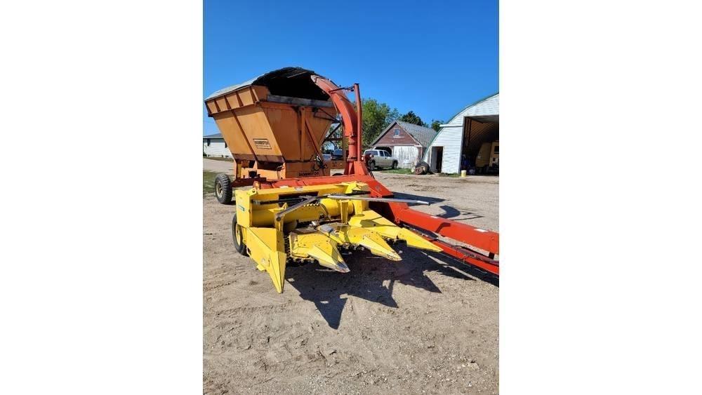 New Holland FP230 Feldhäcksler