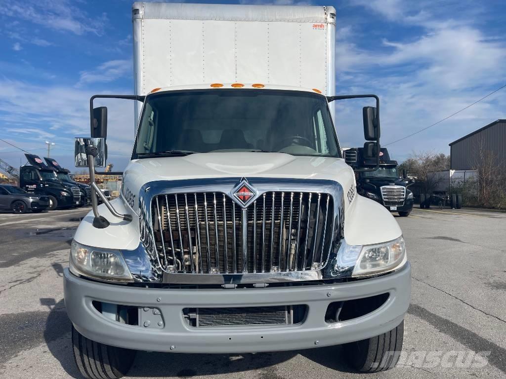 International 4300 Kofferaufbau